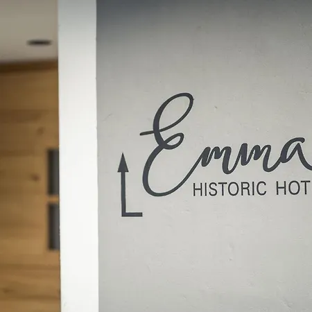 Emma Historic 3*