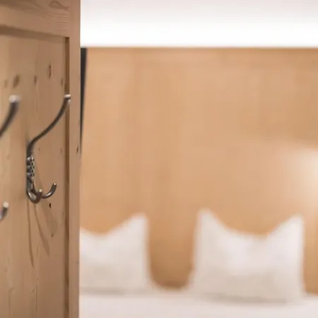 Hotel Emma Historic 3*