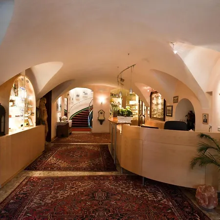 Hotel Emma Historic 3*